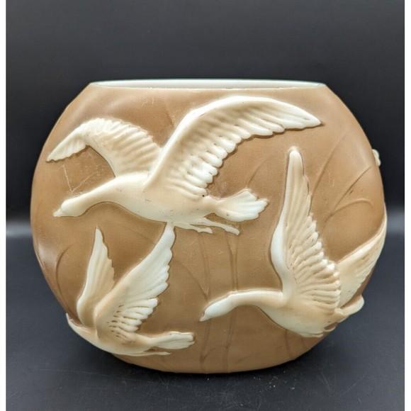 Antique Phoenix Glass Pillow Vase Cream White 3D Geese Swans Flying - Picture 2 of 12